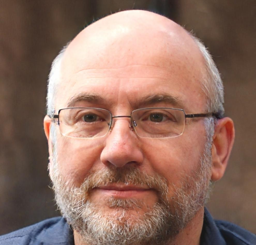 Retrato profesional de Aitor Mendieta